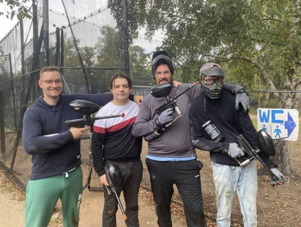 Kolleginnen und Kollegen von sjmedia bei einer Teamveranstaltung